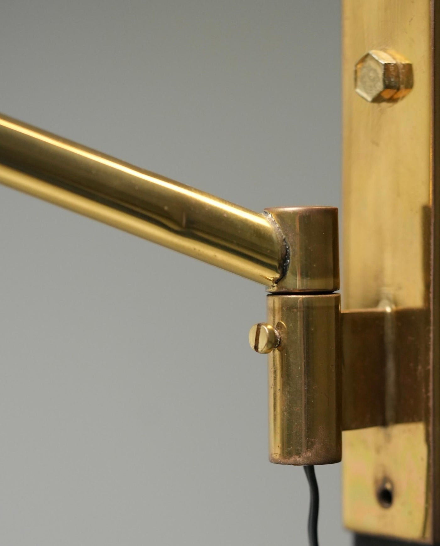 Stilnovo No 3030 Wall Light in Brass and black Metal, Italy, 1950's