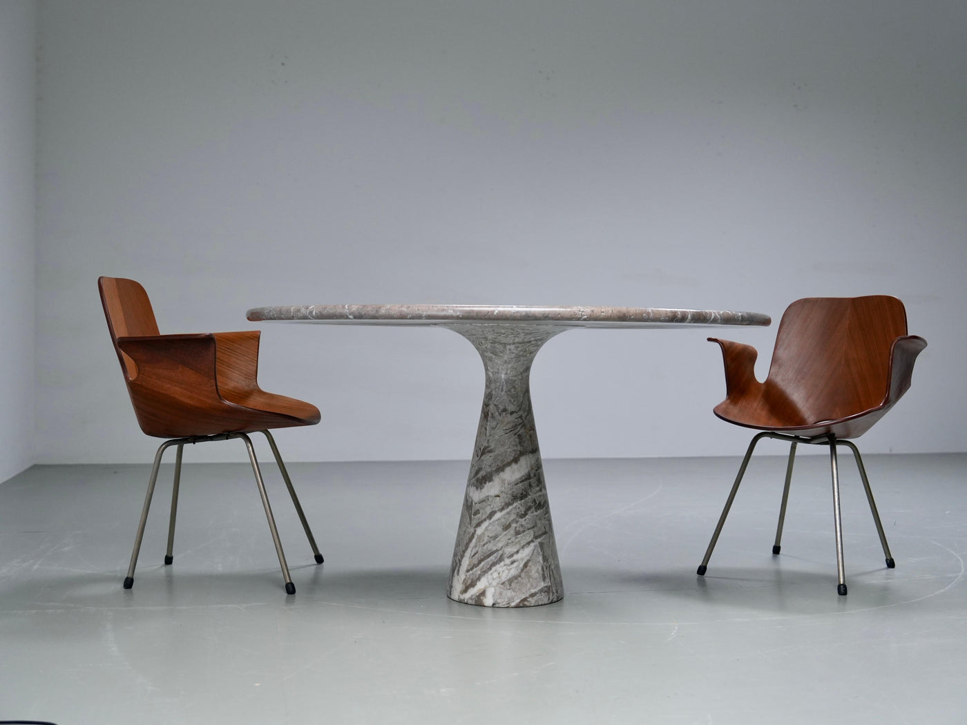 Angelo Mangiarotti 'M1' Dining Table for Skipper in light grey Marble, 1969