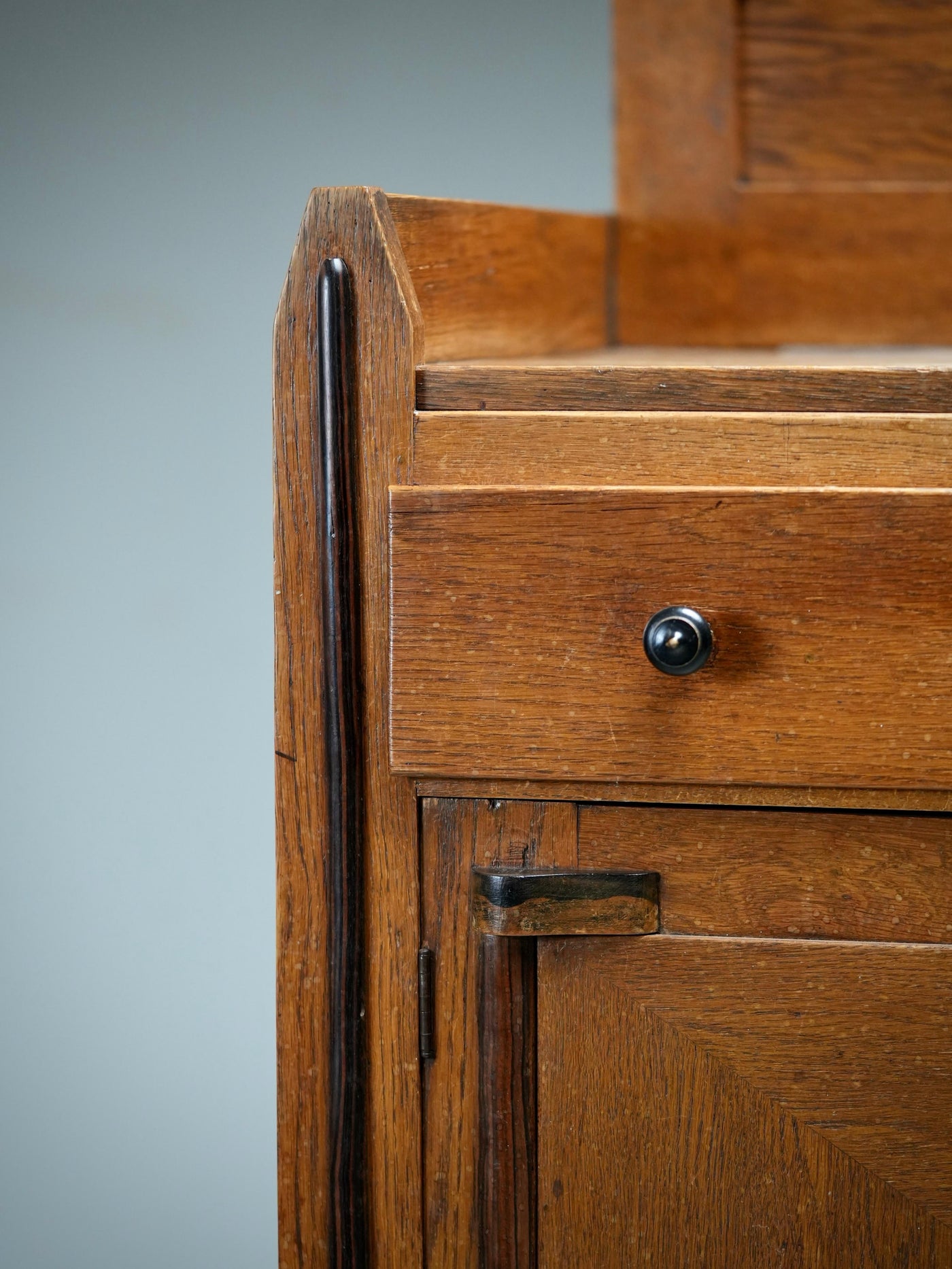 Art Deco Bar Cabinet in Solid Oak and Coromandel, Europe, 1930