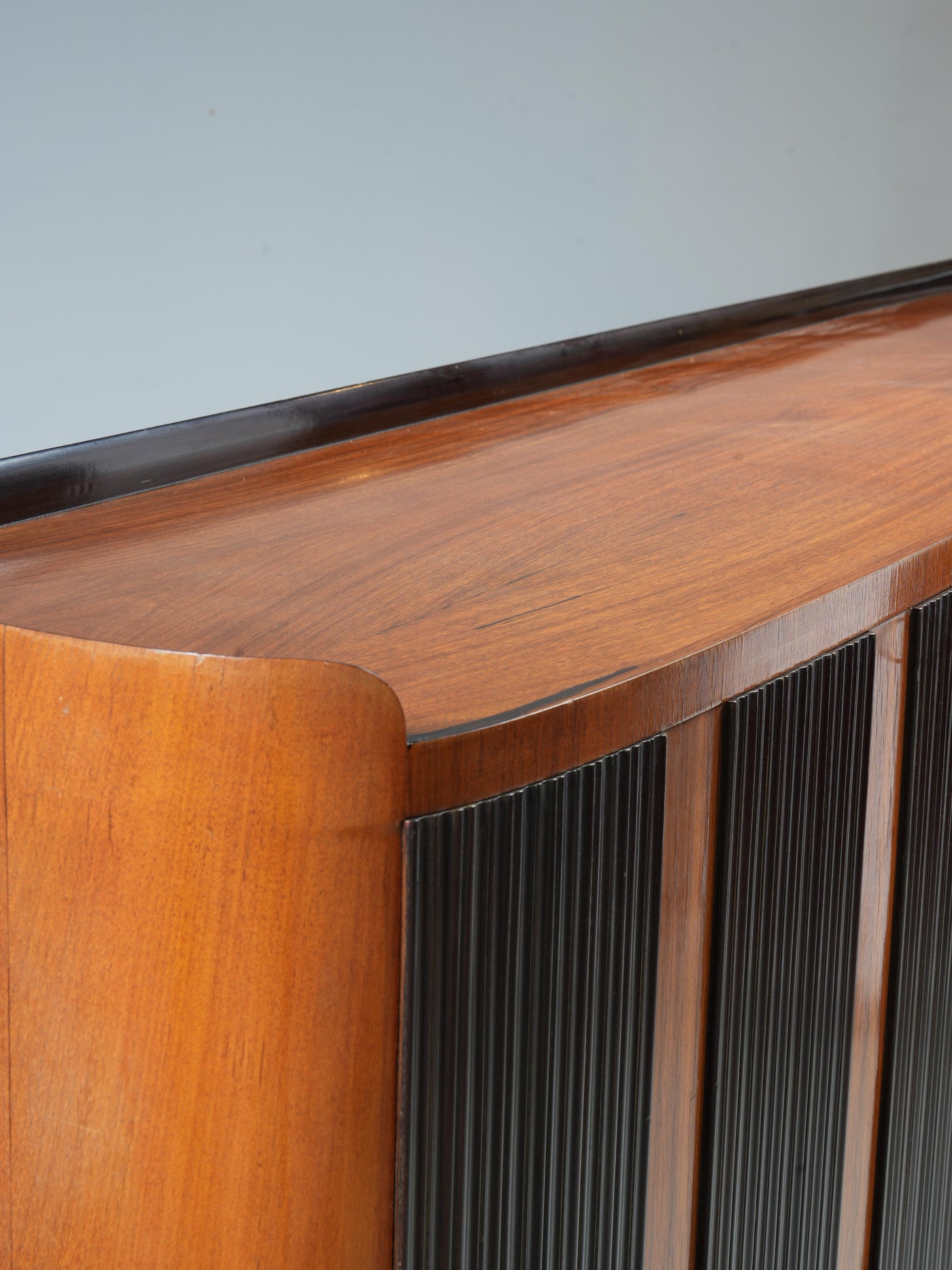 Paolo Buffa Eight-Legs Grande Credenza in Wood, Brass and Glass, Italy, 1950's