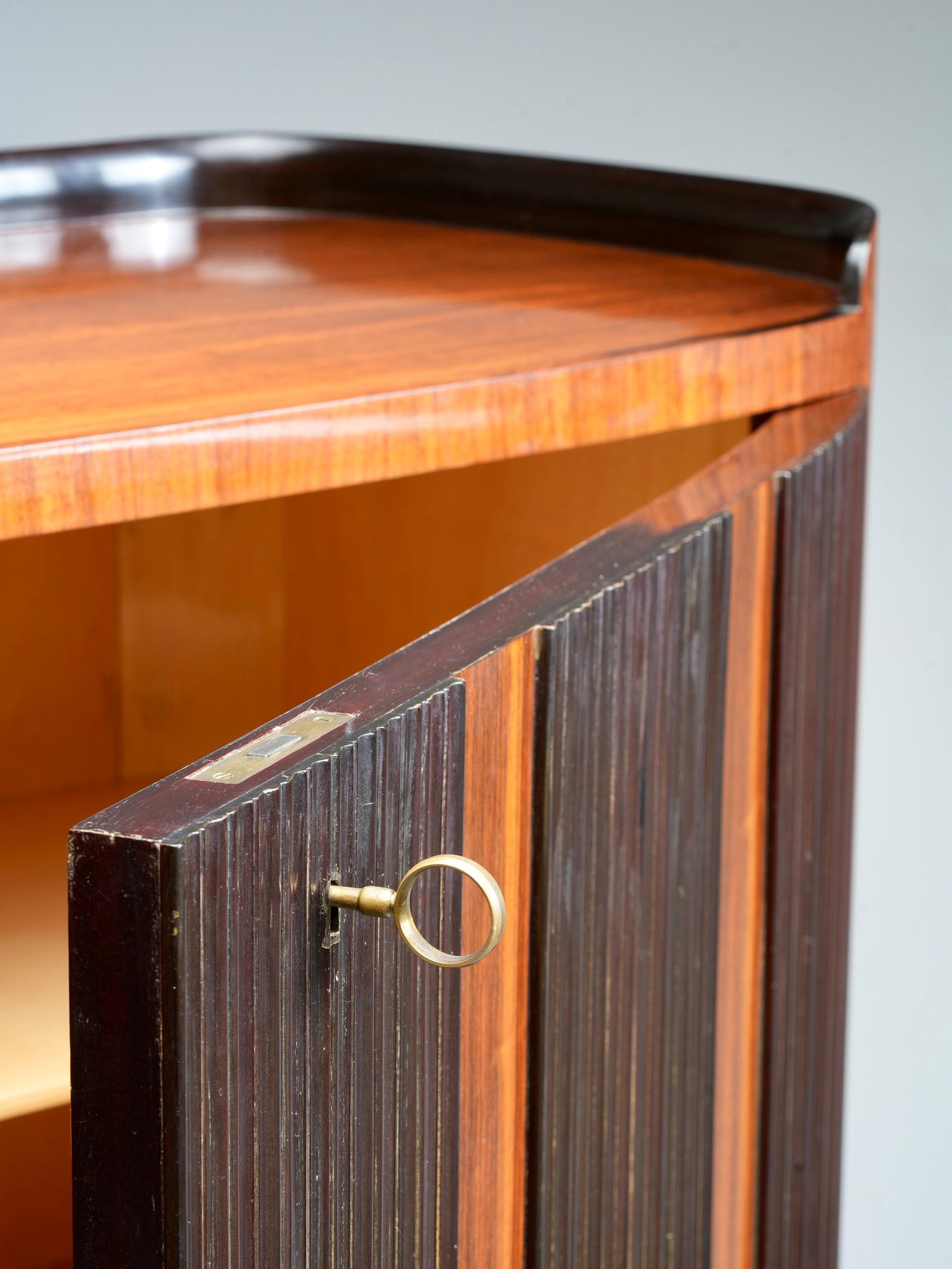 Paolo Buffa Eight-Legs Grande Credenza in Wood, Brass and Glass, Italy, 1950's