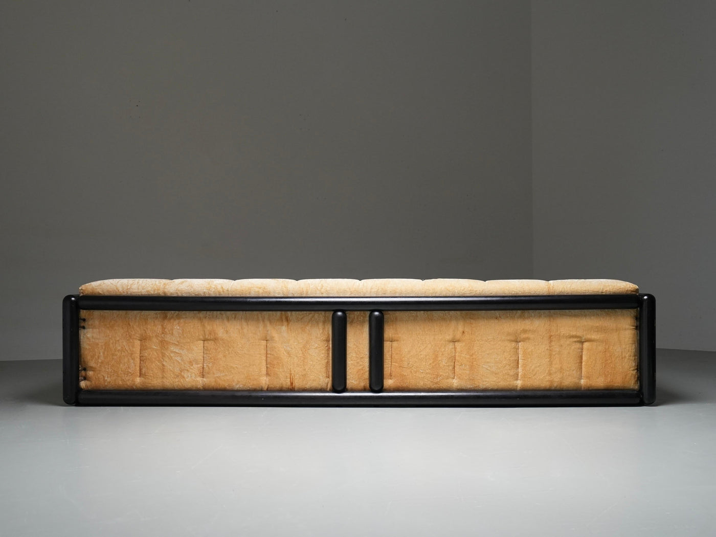 Carlo Scarpa "Cornaro" Three-seater Sofa in Velvet, Italy, 1970's