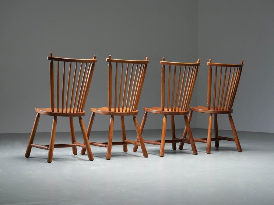 Set of 8 Spindle-Back Chairs in Oak by 'De Ster' Gelderland, 1960's