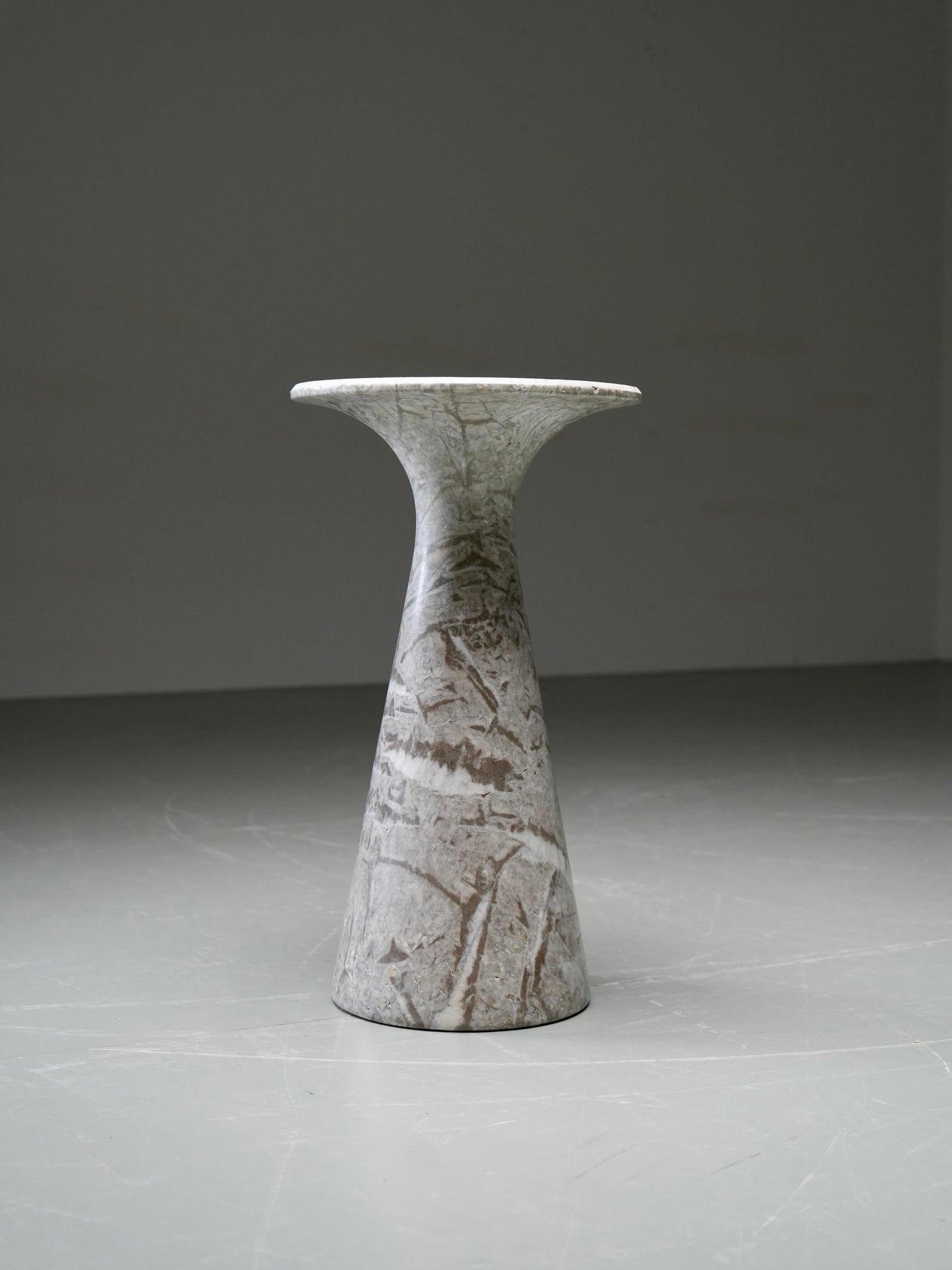 Angelo Mangiarotti 'M1' Dining Table for Skipper in light grey Marble, 1969