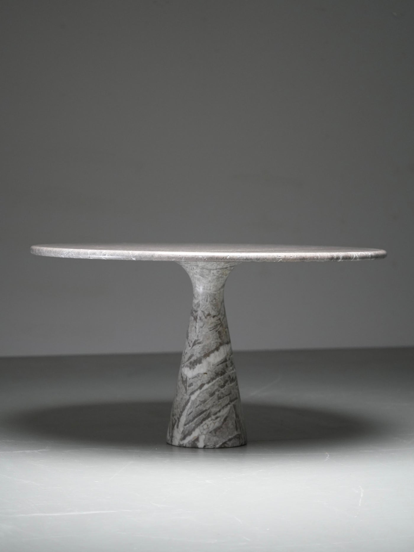 Angelo Mangiarotti 'M1' Dining Table for Skipper in light grey Marble, 1969
