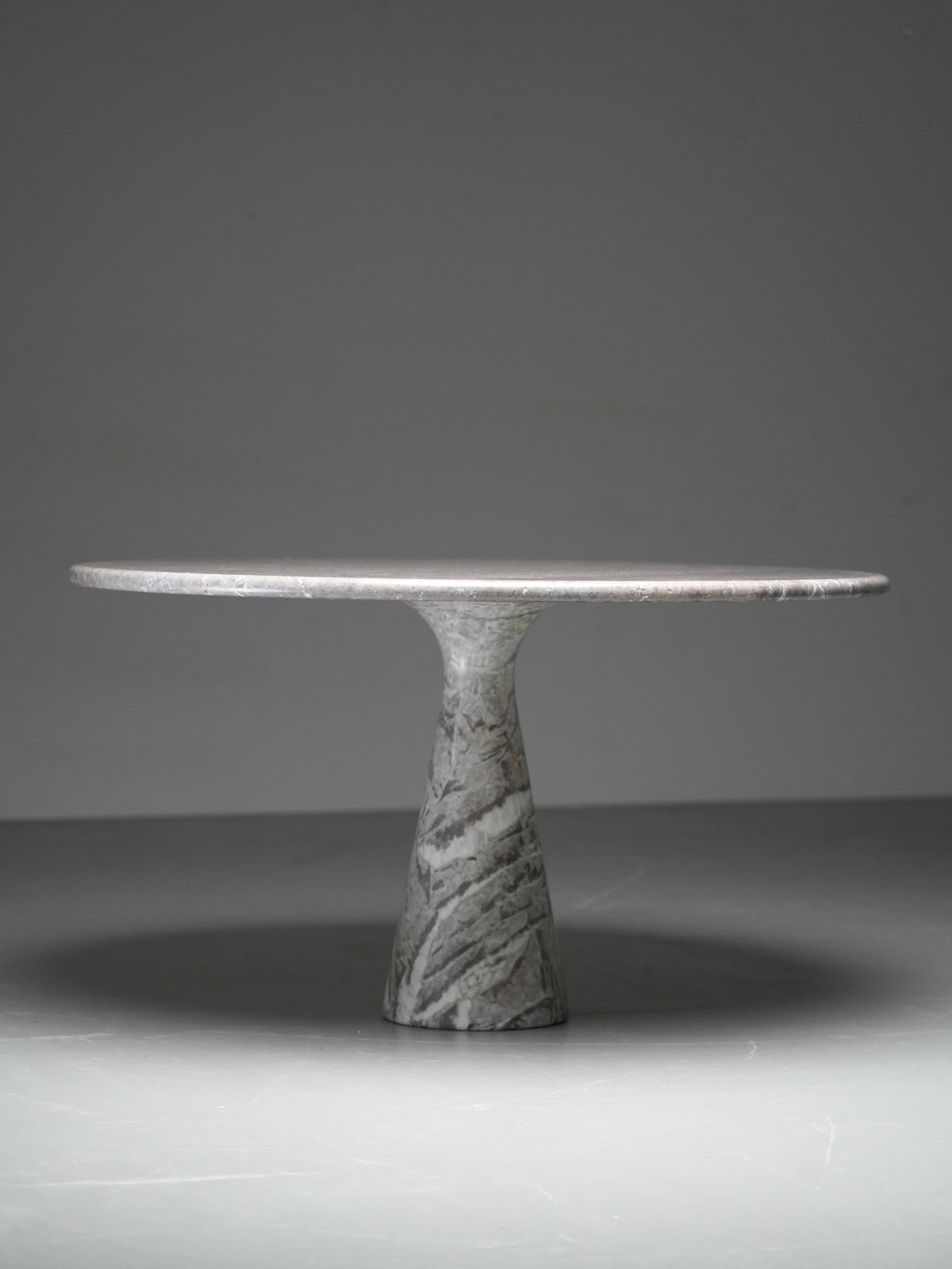 Angelo Mangiarotti 'M1' Dining Table for Skipper in light grey Marble, 1969