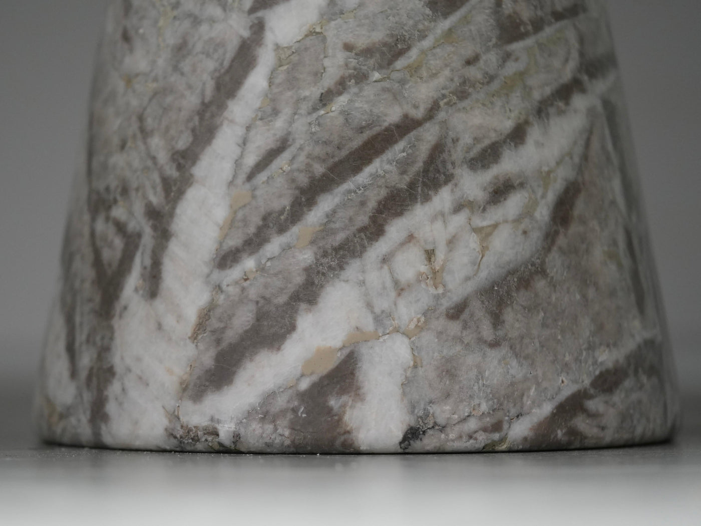 Angelo Mangiarotti 'M1' Dining Table for Skipper in light grey Marble, 1969