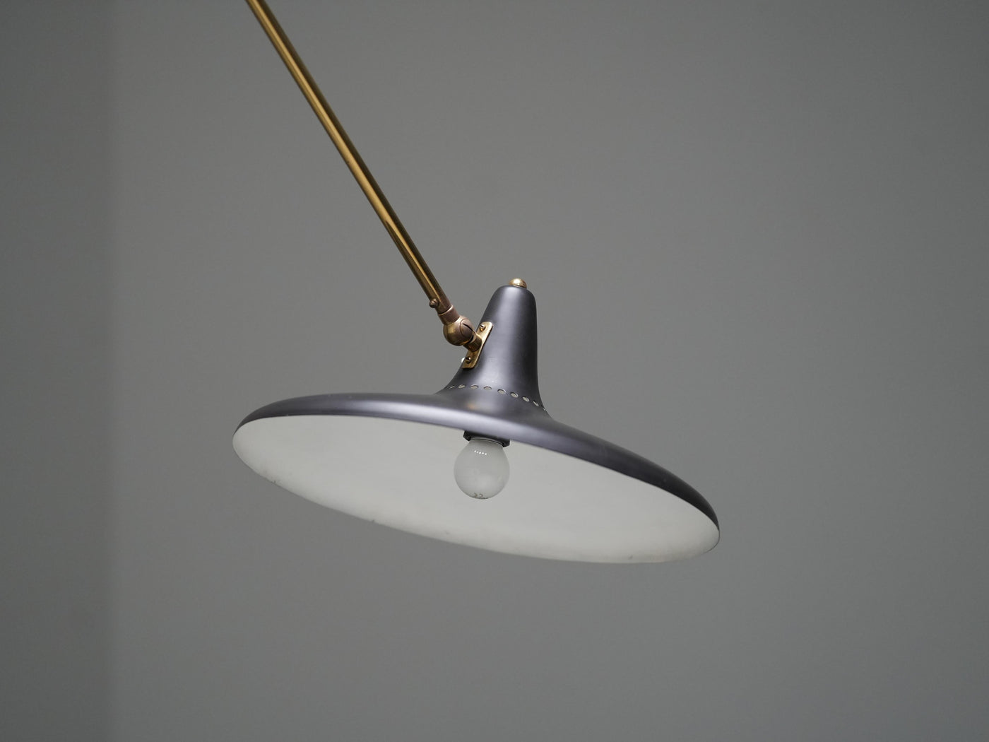 Stilnovo No 3030 Wall Light in Brass and black Metal, Italy, 1950's