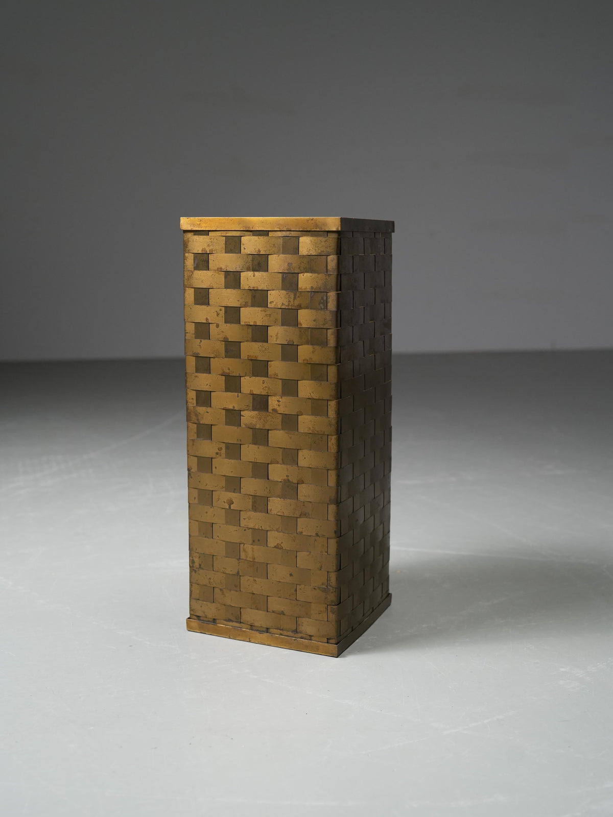 Umbrella Stand in woven Brass, Italy, 1950's