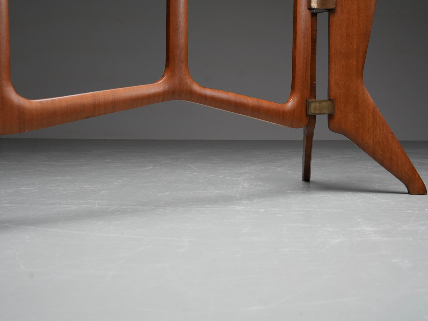 Ariberto Colombo Dining Room Table in Walnut, Glass and Brass, Italy, 1950's