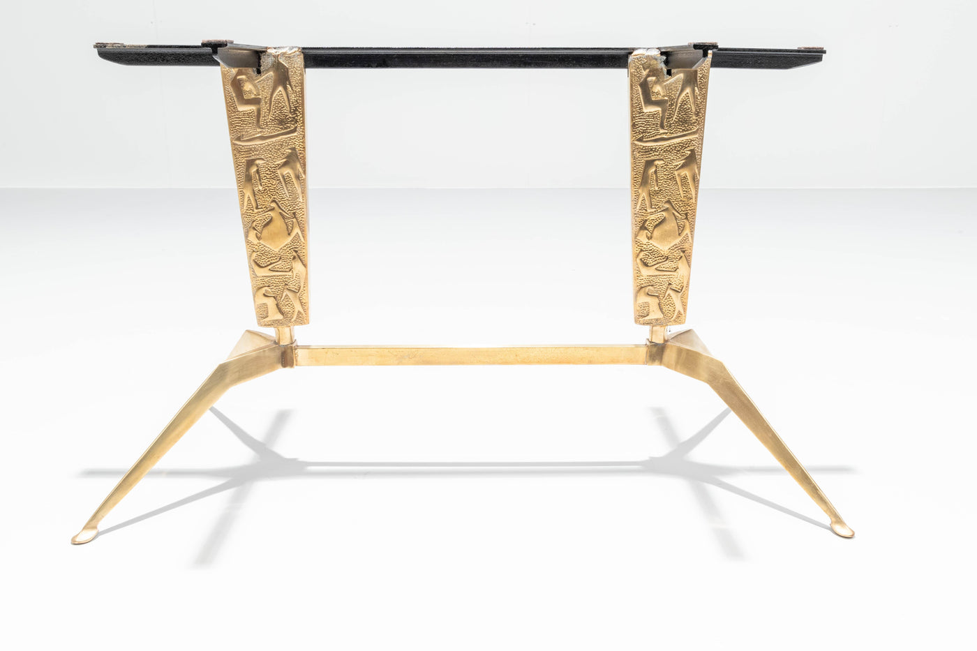 Oval Side Table in Pink Marble and Brass, Italy, 1970's